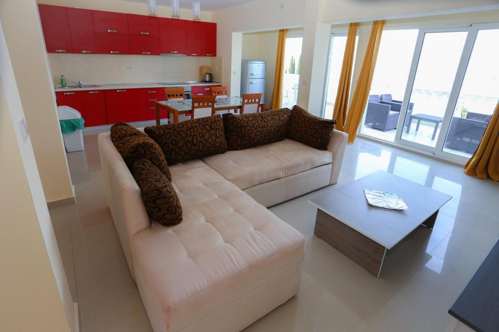 Mountain Bay Views Apartments Njivice Eksteriør bilde