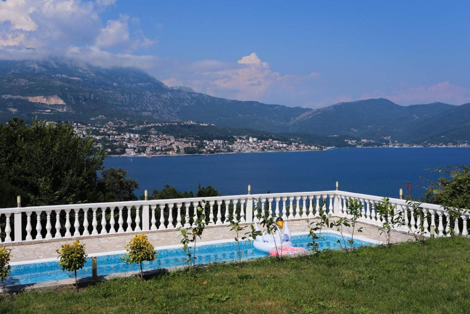 Mountain Bay Views Apartments Njivice Eksteriør bilde